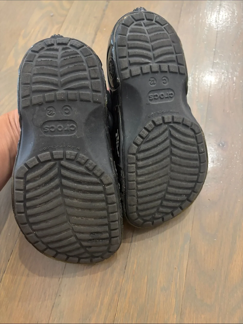 CROCS Kids Black Sandal Clogs with Yellow Accents 12C euc